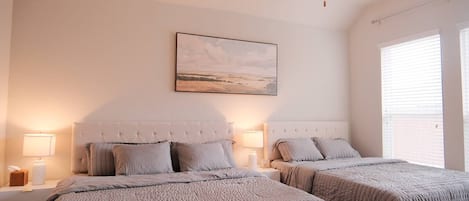 4 bedrooms, iron/ironing board, WiFi, bed sheets