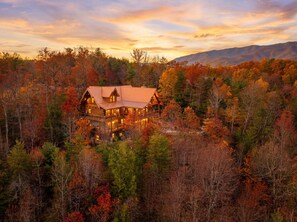 Exterior - New Cabin! Family Fun - 6 BR - Smoky Mountains Views, Hot Tub, Arcades (Gatlinburg)
