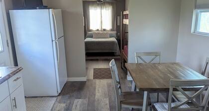 Cozy Cabin in the Orchard - Peaceful Country Escape