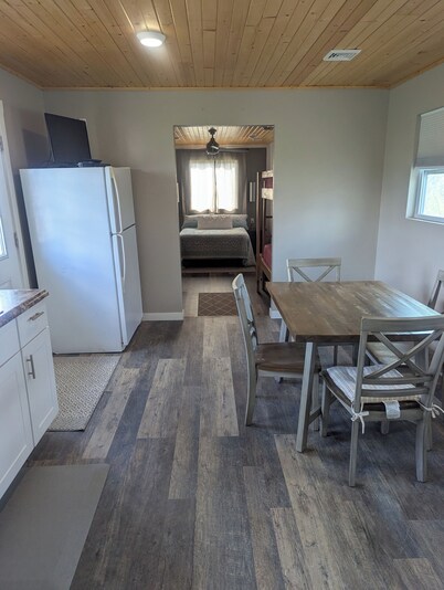 Cozy Cabin in the Orchard - Peaceful Country Escape