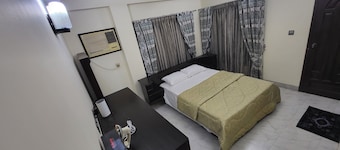 Modern 2BR in Elite DOHS Baridhara â Secure, Quiet & Stylish