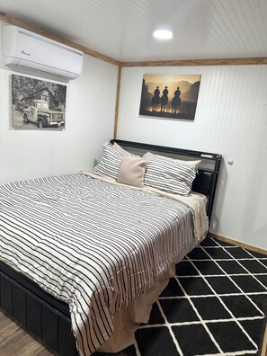 2 bedrooms, WiFi - Peaceful 2-bedroom cabin with AC in charming Delbarton (Delbarton)
