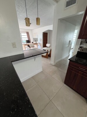 Interior - Miami Home 5 Min to MIA Airport Cruise Port Calle 8 South Beach Stadium (Miami)