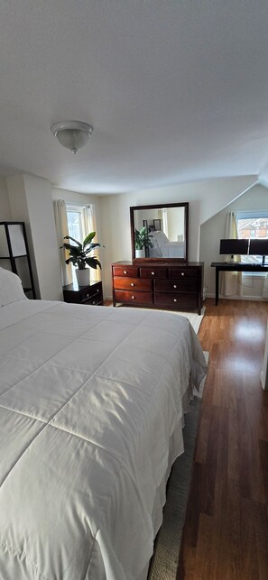 Room - Cozy cottage in the Berkshires (PITTSFIELD)