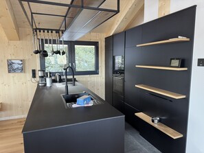 Private kitchen - Superior Chalet With Sauna & Hot Tub (Stadl-Predlitz)