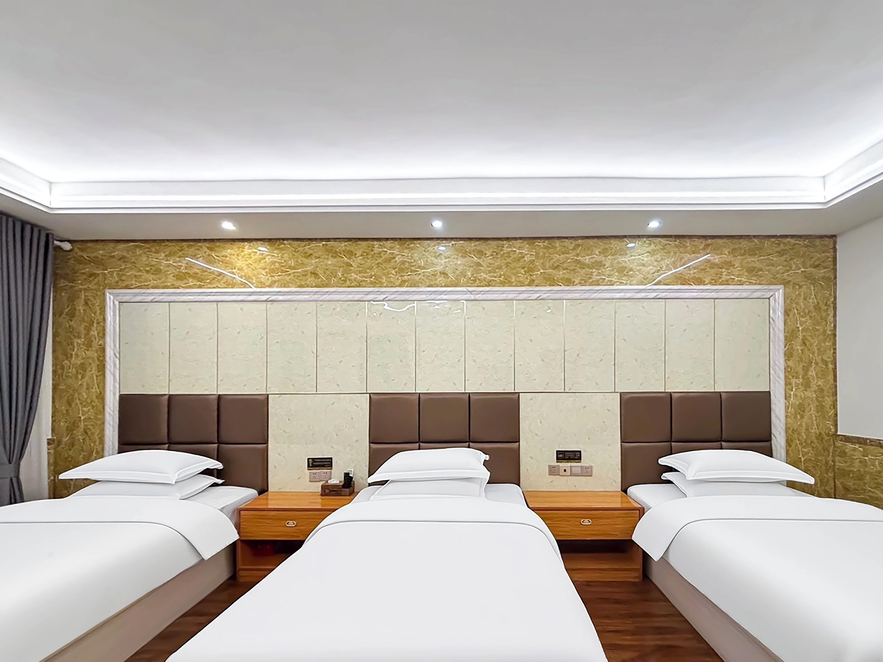 Standard Triple Room, Lanai, Courtyard View