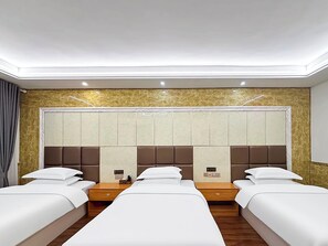 ห้องสแตนดาร์ดทริปเปิล, ระเบียง, วิวสวนหย่อม | สปา