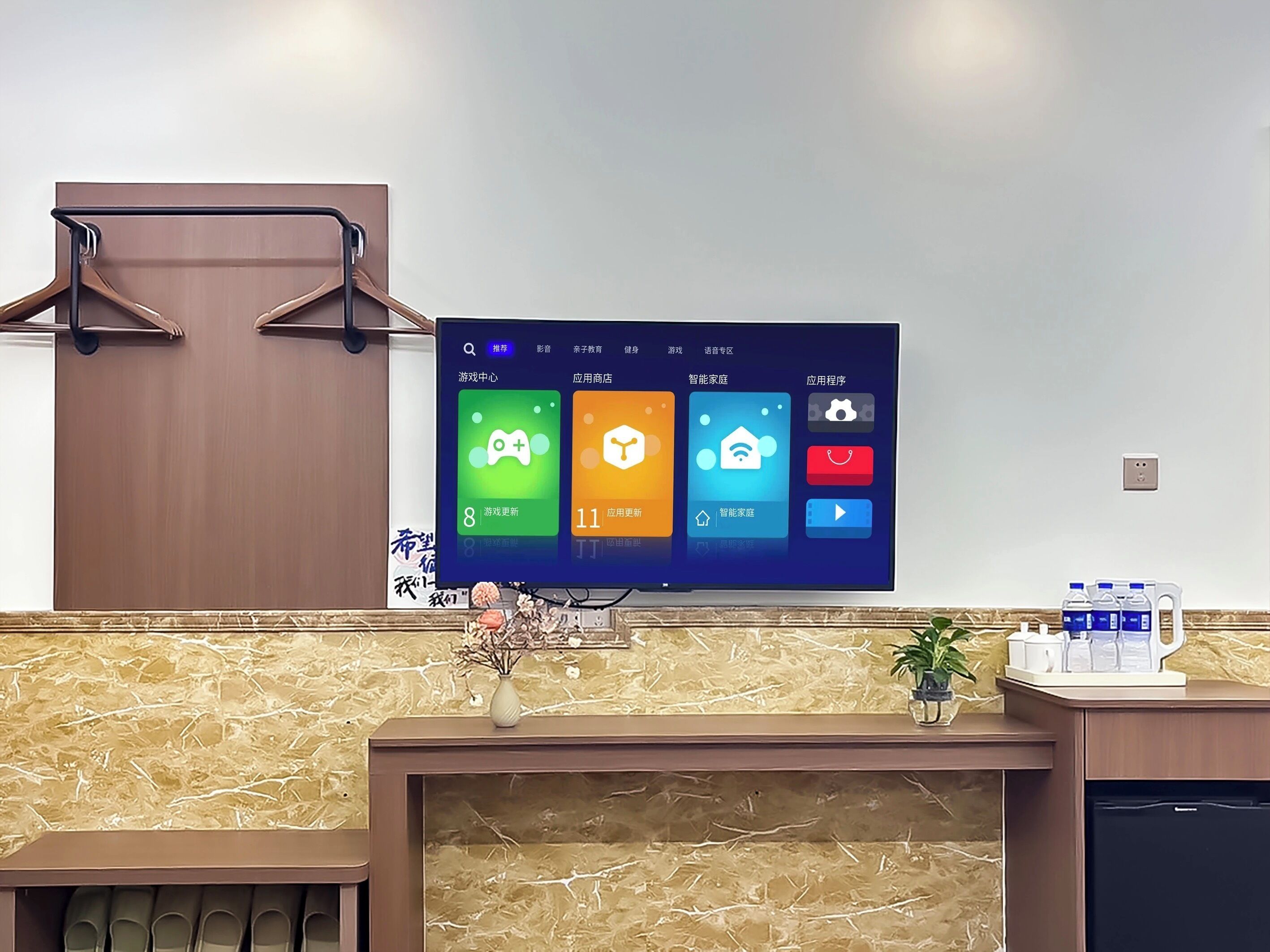 Habitación triple estándar, lanai, vistas al patio | Interior