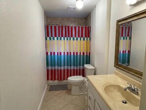 Bathroom - Family Arcade House in Katy (Katy)