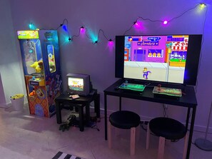Game room - Family Arcade House in Katy (Katy)