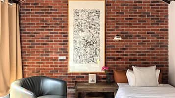 Estudi clàssic, balcó, vistes a la ciutat