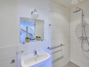 Shower - Charming cottage in the hilly landscape of South Limburg. (Scheulder)