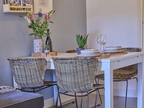 Dining - Charming cottage in the hilly landscape of South Limburg. (Scheulder)