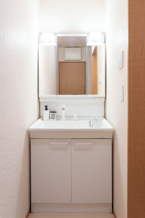 家庭獨棟房屋, 4 間臥室 | 浴室 | 獨立浴缸和淋浴設備、環保盥洗用品、吹風機、拖鞋