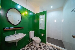 Classic Studio, Balcony, City View | Bathroom