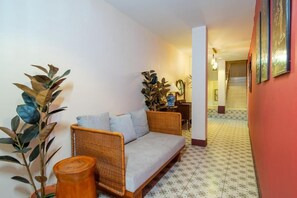 Classic Studio, Balcony, City View | Interior