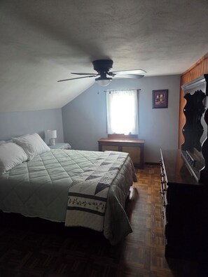 Room - Charming 4-bedroom house in a private country setting in Schenevus (Schenevus)