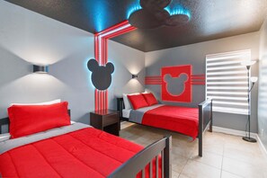 Design House, 4 Bedrooms, Lanai | Free WiFi - Disney-Themed Family Home in Kissimmee (Kissimmee)