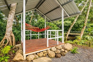 Terrace/patio - Jungle Retreat w/ Jacuzzi River & Near Arenal (La Fortuna)