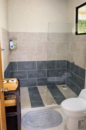 Hair dryer, towels, toilet paper - Jungle Retreat w/ Jacuzzi River & Near Arenal (La Fortuna)