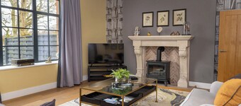 A welcoming base near tarn end, with parking, for easy days exploring the area.