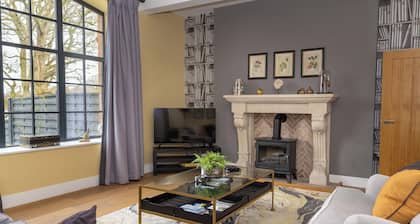 A welcoming base near tarn end, with parking, for easy days exploring the area.