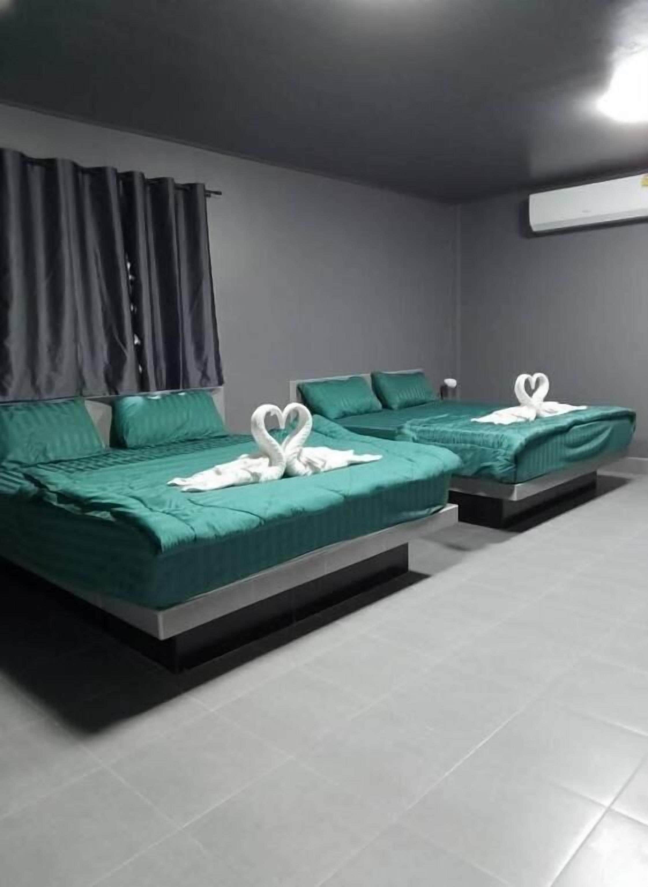 ห้องดีลักซ์, ระเบียง | ภายใน