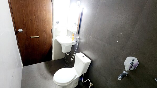 Toallas, jabón, papel de baño 