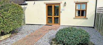 Hawthorn Cottage - UK51370