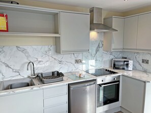 Private kitchen - Willow Cottage - UK51376 (Caldwell, Richmond)