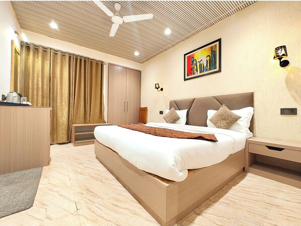 Deluxe Triple Room - Nainital Hotel  The Gwen Stays (Nainital)