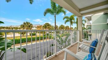 Premier Townhome, 2 Bedrooms, Balcony | Terrace/patio