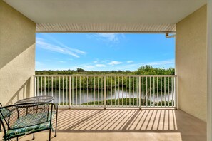 Nhà liên kế Premier, 2 phòng ngủ, ban công | Hiên