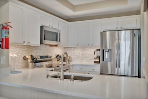 Casa geminada premier, 2 quartos, sacada | Cozinha privada | Geladeira grande, micro-ondas, fogão, cooktop