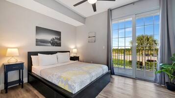 Deluxe Townhome, 3 Bedrooms, Balcony