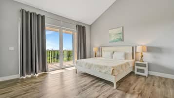 Deluxe Townhome, 3 Bedrooms, Balcony | Individually decorated, individually furnished, free WiFi, bed sheets