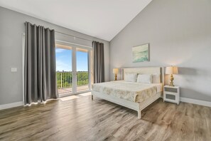 Deluxe Townhome, 3 Bedrooms, Balcony | Individually decorated, individually furnished, free WiFi, bed sheets - Mangrove Point Townhome (Ruskin)