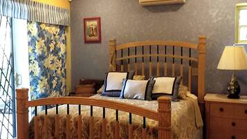 1 bedroom, iron/ironing board, internet, bed sheets