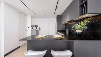 Comfort Suite, Balcony, Resort View | Private kitchen