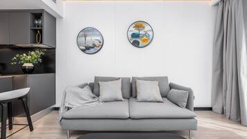 Comfort Suite, Balcony, Resort View | Living area