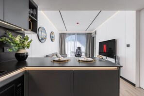 Comfort Suite, Balcony, Resort View | Interior