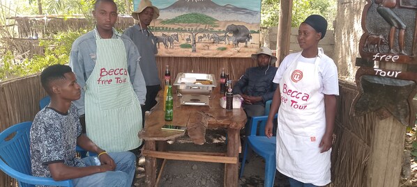 Standardværelse med dobbeltseng eller 2 enkeltsenge - bjergudsigt | Udendørs spisemuligheder