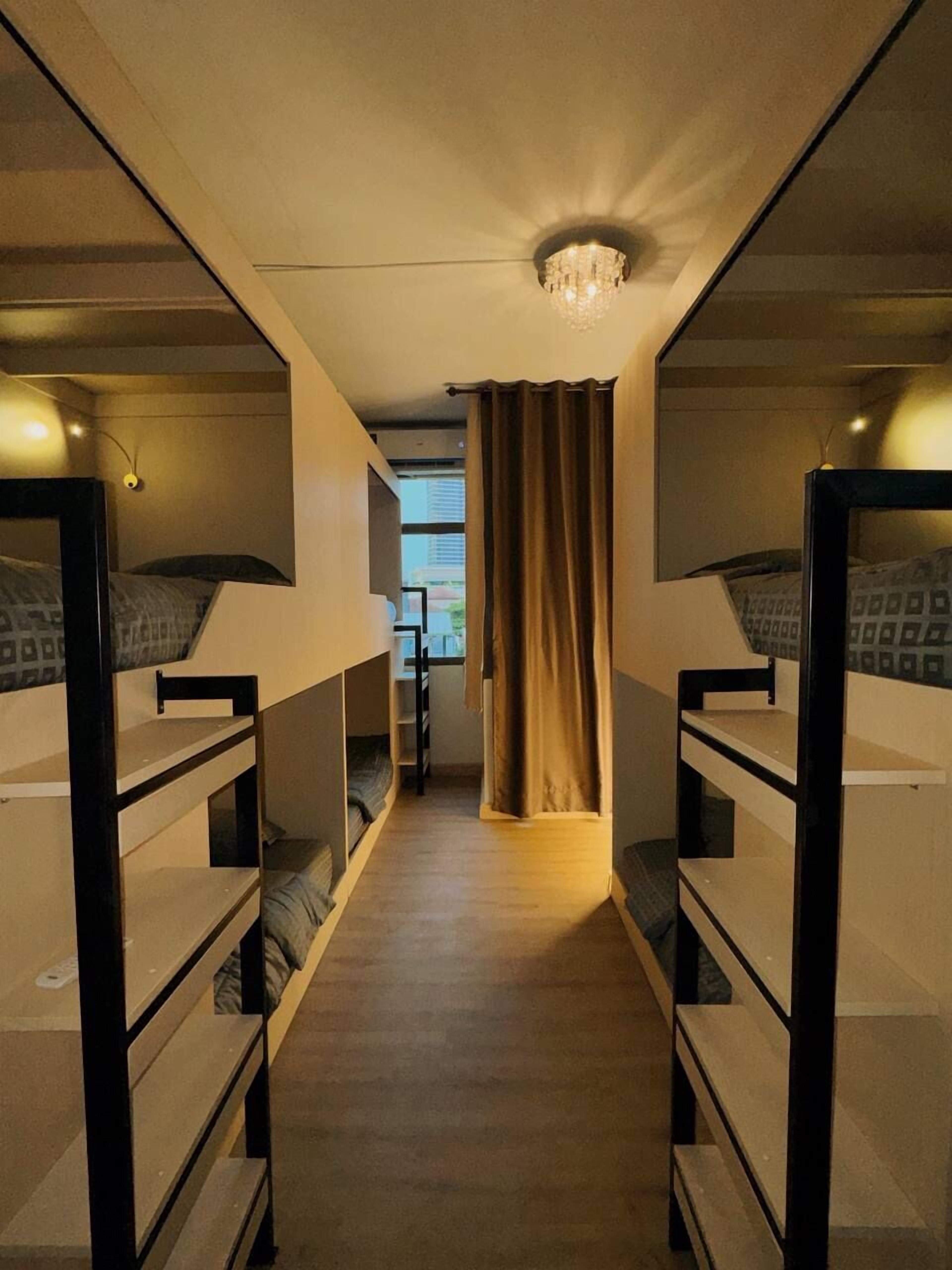 舒適共用宿舍, 男女混合宿舍, 陽台, 城市景觀 | 免費無線上網