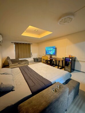 Comfort Apartment, Private Bathroom, City View | Free WiFi - Holy Hostel Sathorn (Bangkok)