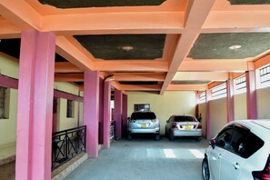 Property grounds - 2 bedroom unit, rooftop Lakeviews, Naivasha town. (Naivasha)