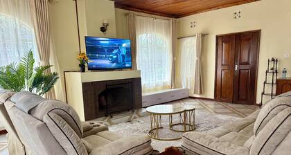 Beautiful rustic 4 bedroom home located in the heart of Naivasha town