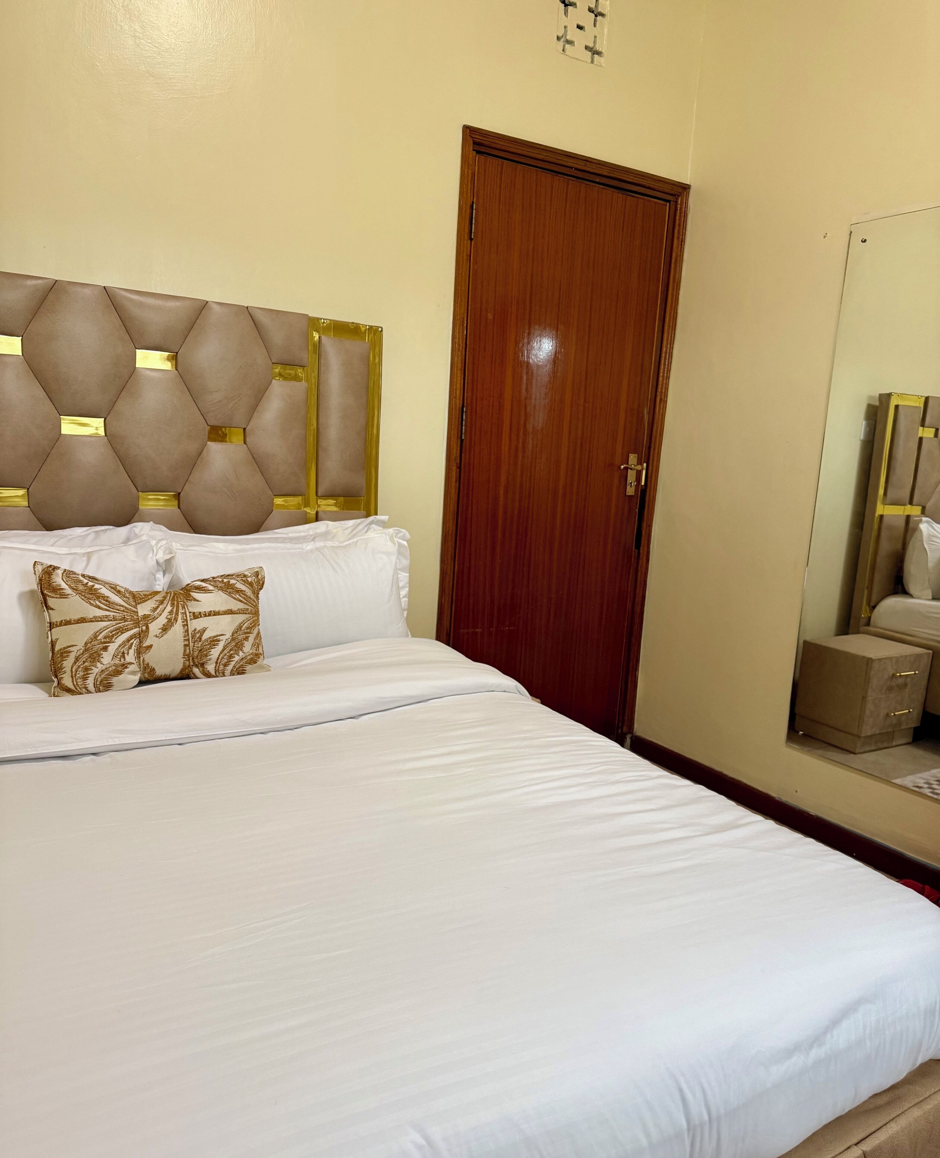 4 chambres, fer et planche à repasser, lit parapluie, Wi-Fi gratuit