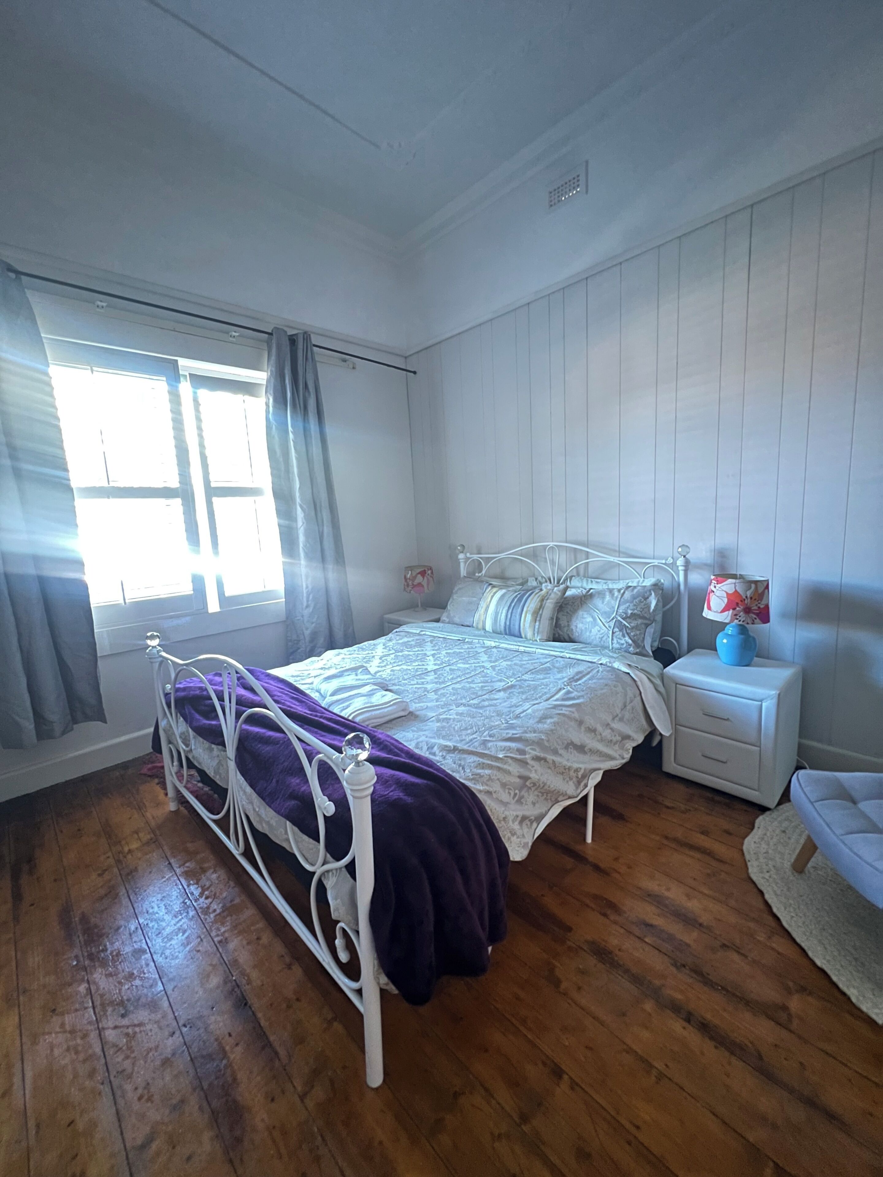3 bedrooms, bed sheets