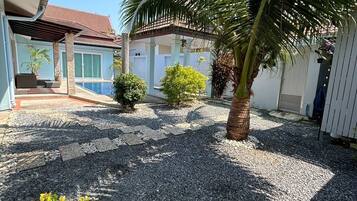 Deluxe Double Room | Property grounds