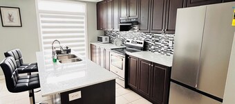 Clean home sleep 13+wifi Netflix parking 7beds